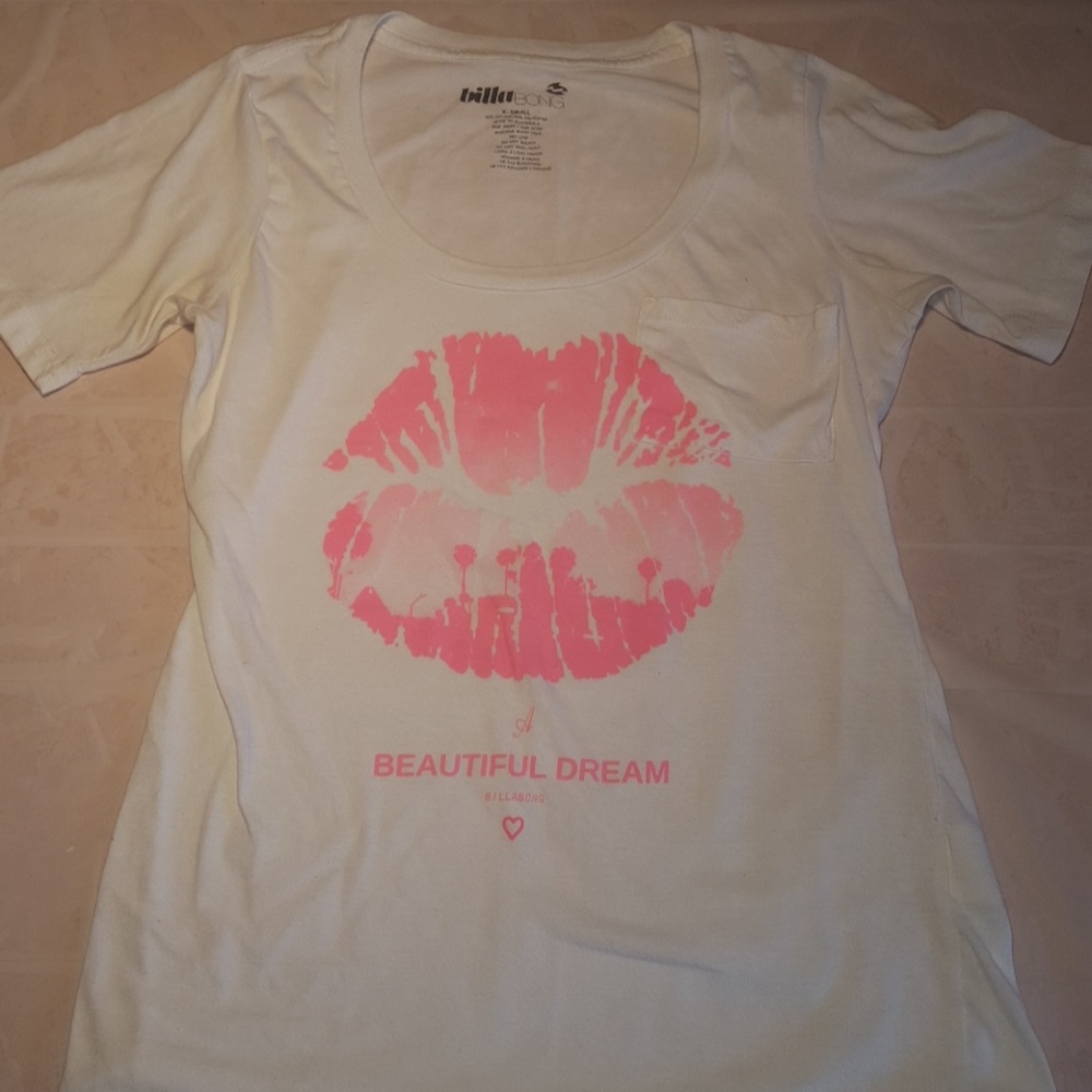 🌺 Billabong Grapic Tee
